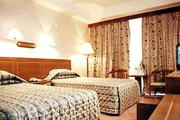 Labour Hotel Zibo Bagian luar foto